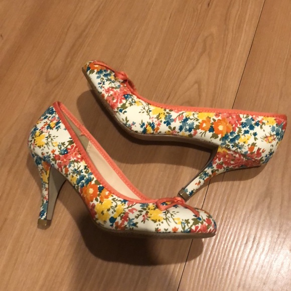 Flowery heel pump&bow, size 7.5, CL by laundry, new - Picture 3 of 10